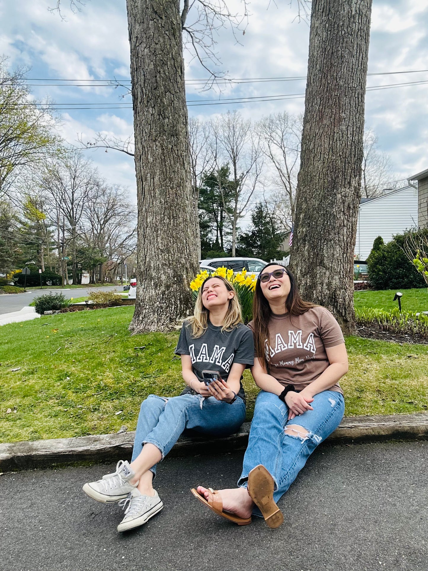 MAMA π©π»π΅π» T-SHIRT